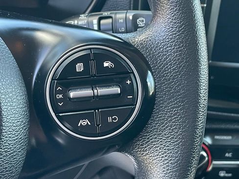 Certified 2023 Kia Soul LX w/ LX Technology Package FWD image 25
