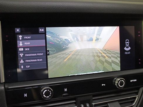 Used 2022 Porsche Macan w/ Premium Package Plus image 28