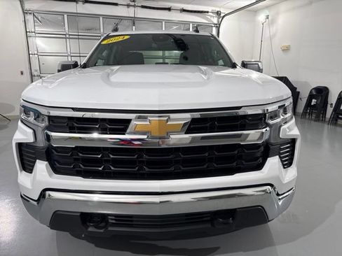 Used 2024 Chevrolet Silverado 1500 LT AWD/4WD image 2