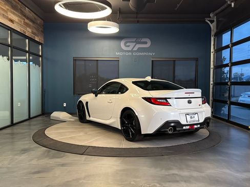Used 2022 Toyota GR86 Premium RWD image 5