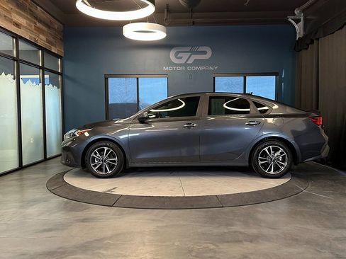 Used 2024 Kia Forte LXS w/ LXS Technology Package FWD image 6