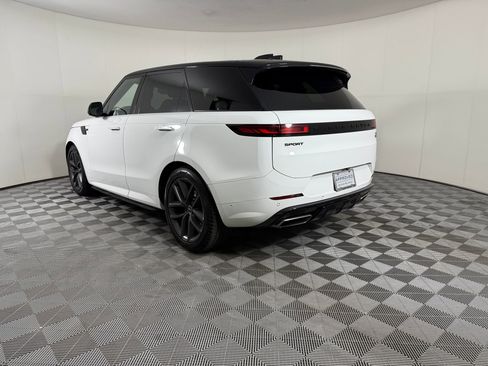 Used 2023 Land Rover Range Rover Sport SE Dynamic image 3