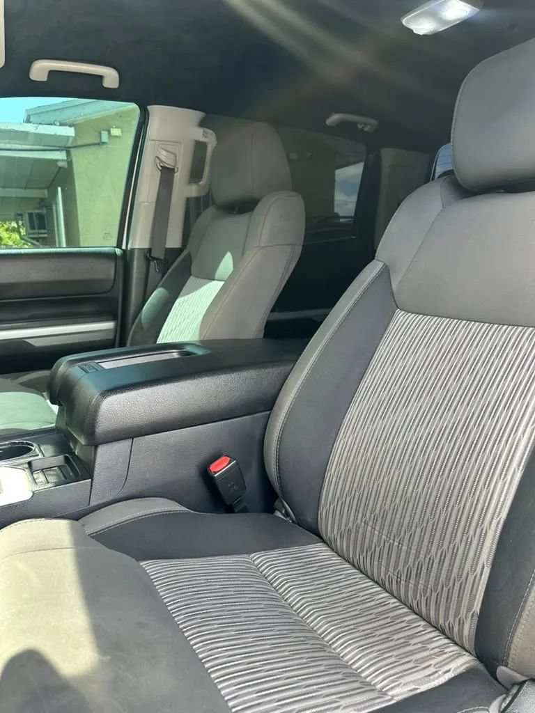 Used 2017 Toyota Tundra SR5 w/ SR5 Upgrade Package RWD image 9