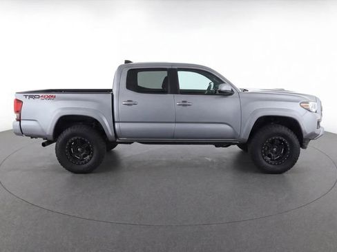 Used 2016 Toyota Tacoma TRD Sport w/ Towing Package AWD/4WD image 8