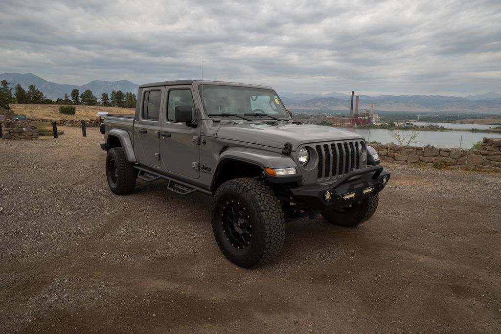 Used 2022 Jeep Gladiator Sport AWD/4WD image 3