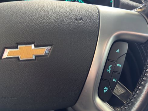 Used 2017 Chevrolet Traverse LT image 11
