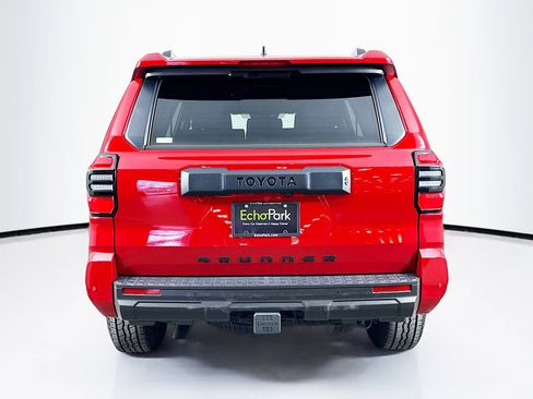 Used 2025 Toyota 4Runner TRD Off-Road image 7