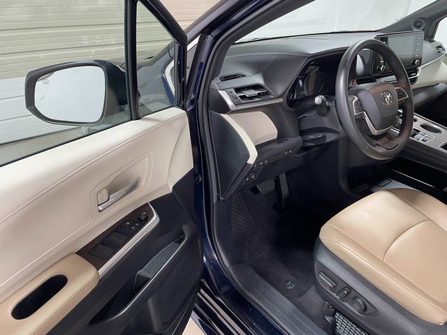 Used 2024 Toyota Sienna XLE w/ XLE Plus Package AWD/4WD image 10