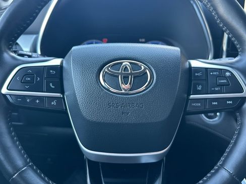 Used 2023 Toyota Highlander Platinum image 24