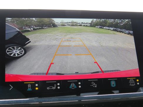 Used 2022 Chevrolet Silverado 1500 ZR2 w/ Technology Package image 28