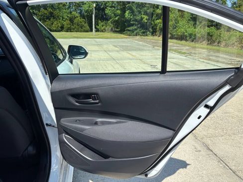 Used 2024 Toyota Corolla LE FWD image 17