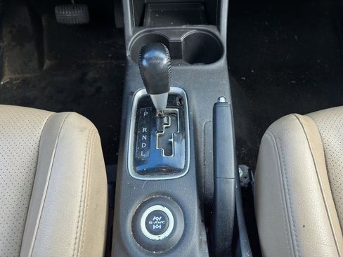 Used 2014 Mitsubishi Outlander GT AWD/4WD image 19