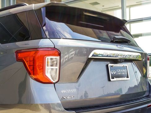 Used 2022 Ford Explorer XLT w/ Equipment Group 202A image 13