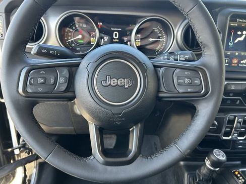 Used 2023 Jeep Wrangler Unlimited AWD/4WD image 23