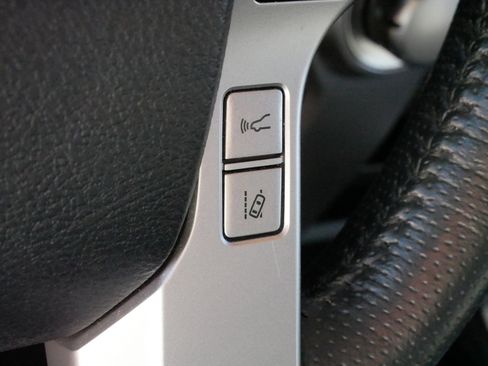 Used 2021 Toyota 4Runner SR5 Premium image 25