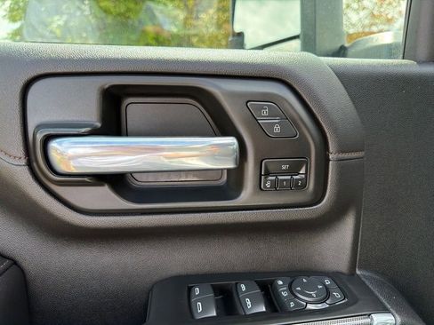 Used 2020 GMC Sierra 3500 AT4 w/ AT4 Premium Package AWD/4WD image 12