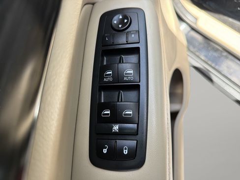 Used 2020 Jeep Grand Cherokee Laredo RWD image 17