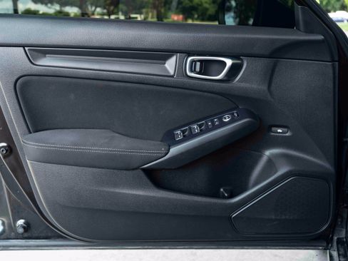 Used 2025 Honda Civic Sport image 36
