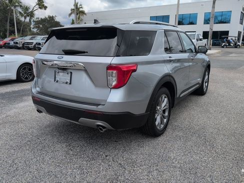 Certified 2023 Ford Explorer Limited w/ Equipment Group 301A image 3