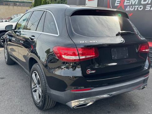 Used 2017 Mercedes-Benz GLC 300 4MATIC image 4