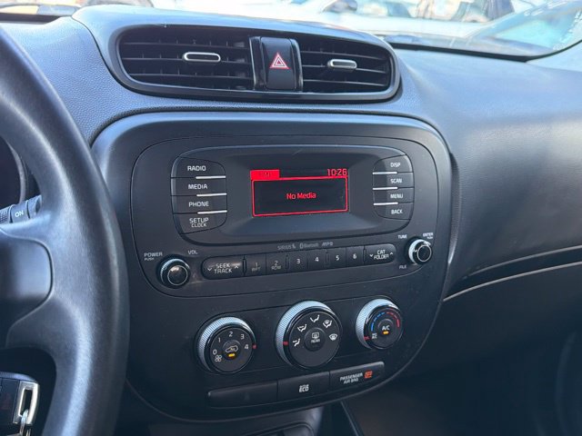 Used 2015 Kia Soul + FWD image 28