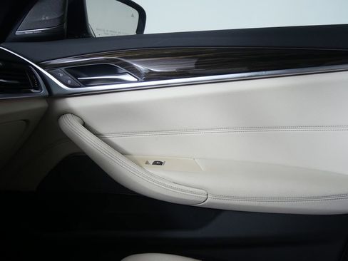 Used 2018 BMW 540i image 29