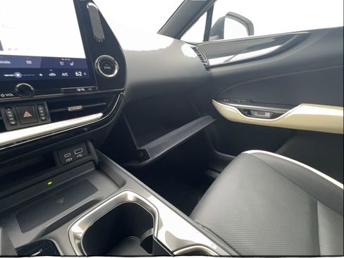 Used 2022 Lexus NX 250 FWD image 46