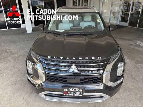 Used 2025 Mitsubishi Outlander SEL AWD/4WD image 9