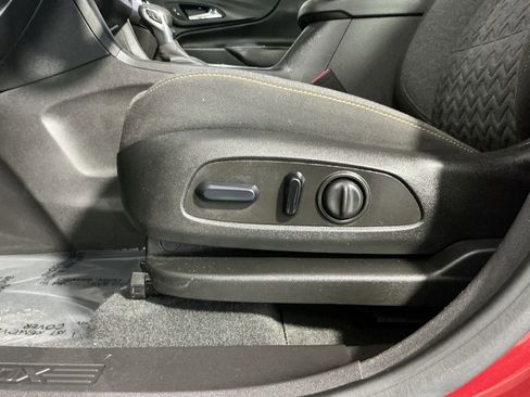 Used 2024 Chevrolet Equinox LT FWD image 15