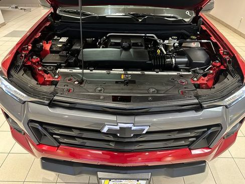 Used 2024 Chevrolet Colorado LT w/ LT Convenience Package III AWD/4WD image 24