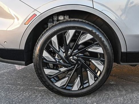 Used 2024 Lincoln Nautilus Reserve w/ Jet Appearance Package (87T) AWD/4WD image 12