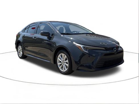 Used 2024 Toyota Corolla LE image 1