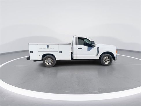 Used 2023 Ford F250 XL w/ XL Chrome Package image 12