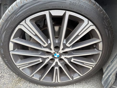 Used 2023 BMW X1 xDrive28i AWD/4WD image 3