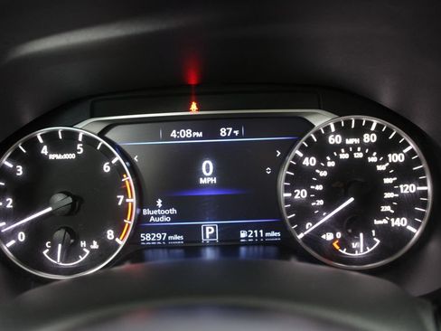 Used 2024 Nissan Altima 2.5 SV FWD image 33