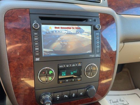 Used 2013 Chevrolet Avalanche LTZ image 20