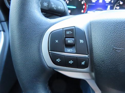 Certified 2024 Ford Explorer XLT image 18