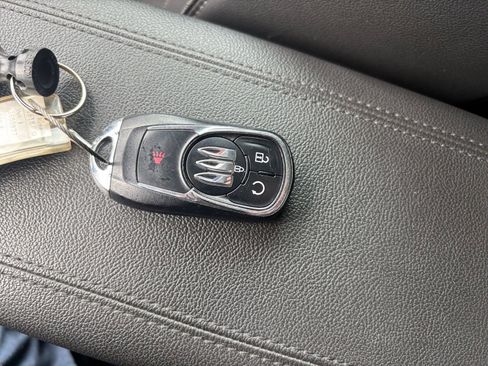 Used 2025 Buick Encore GX Preferred FWD image 21