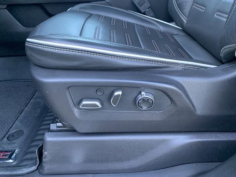 Used 2024 GMC Sierra 2500 AT4X image 13