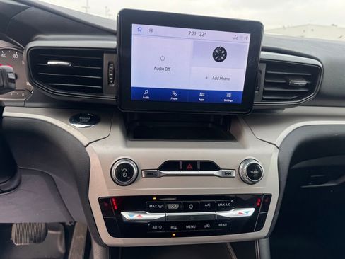 Used 2023 Ford Explorer XLT w/ Class IV Trailer Tow Package image 11