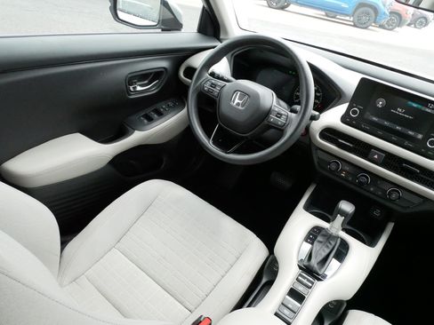 Used 2024 Honda HR-V LX image 9