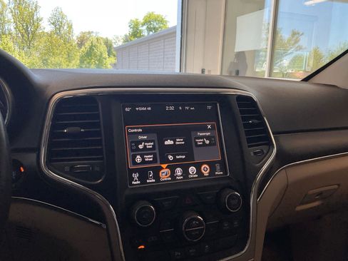 Used 2014 Jeep Grand Cherokee Limited w/ Trailer Tow Group IV AWD/4WD image 20