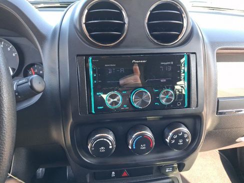 Used 2013 Jeep Compass Sport FWD image 15