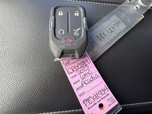 Used 2023 GMC Acadia SLE w/ Driver Convenience Package image 17