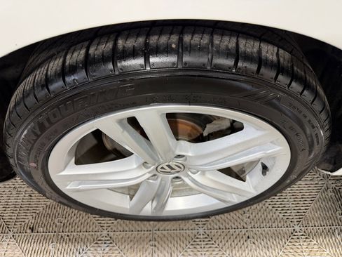 Used 2013 Volkswagen Passat TDI SEL Premium image 18