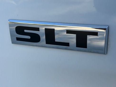 Used 2024 RAM 1500 Classic SLT AWD/4WD image 10