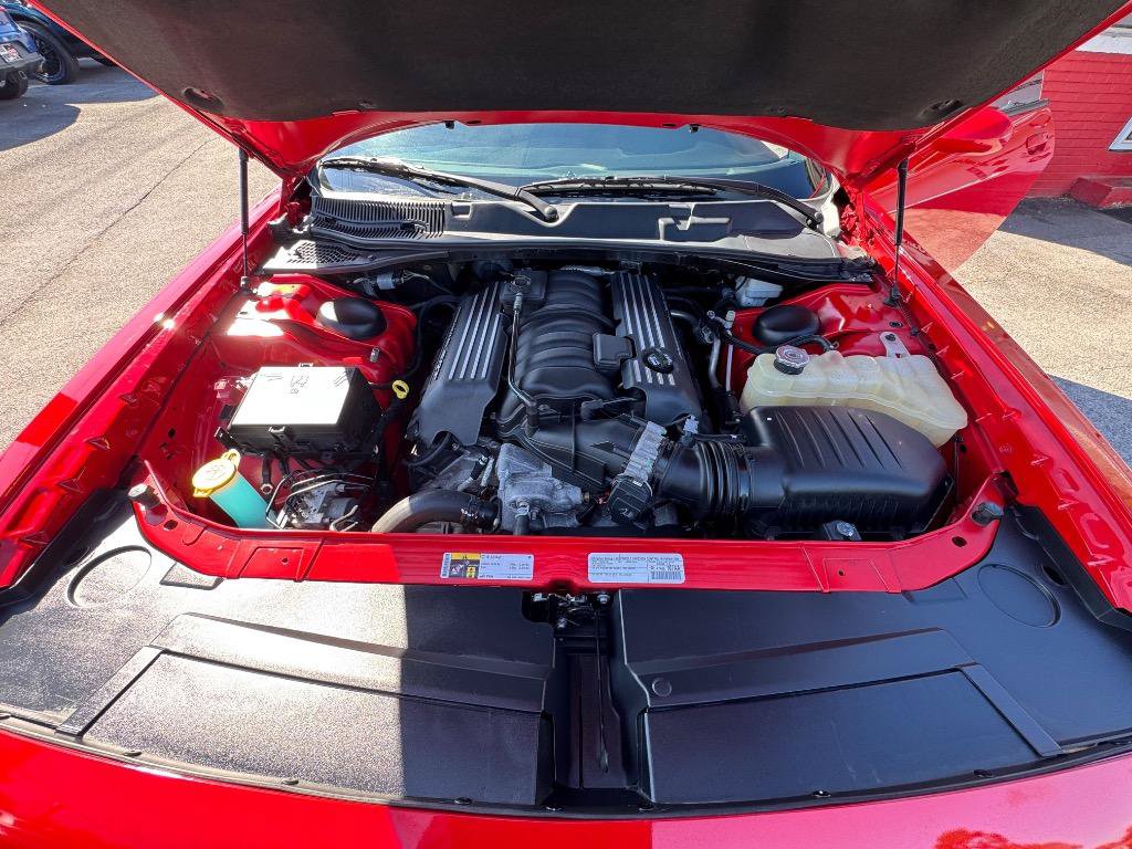 Used 2015 Dodge Challenger R/T Scat Pack w/ Leather Interior Group RWD image 27