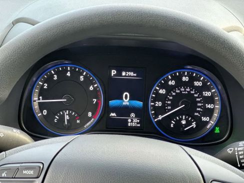 Used 2023 Hyundai Kona SE image 12