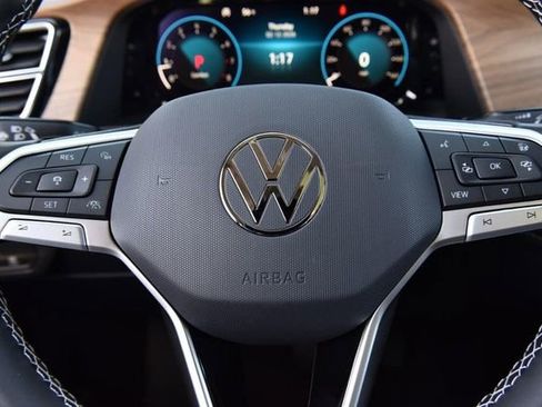 New 2026 Volkswagen Atlas SE image 18