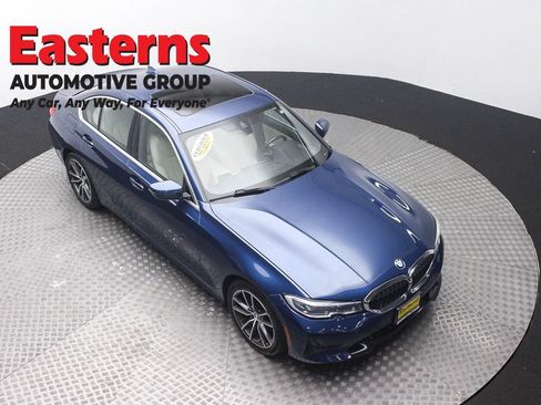 Used 2021 BMW 330i xDrive Sedan w/ Convenience Package AWD/4WD image 3